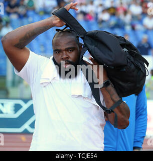 Rom, Italien, Juni 06: Darrell Hügel von USA Momente nach konkurrieren in der Männer Kugelstoßen Ereignis während der iaaf Diamond League 2019 Golden Gala Pietro Männer Stockfoto