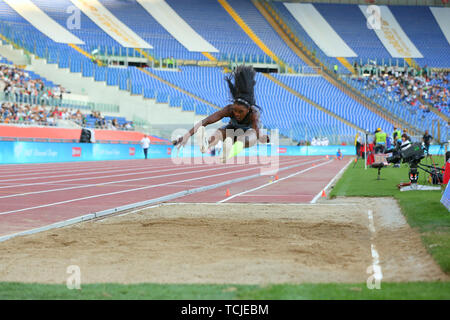 Rom, Italien, Juni 06: caterine Ibarguen von Kolumbien konkurriert in der Frauen Weitsprung Ereignis während der iaaf Diamond League 2019 Golden Gala Pietro Menne Stockfoto