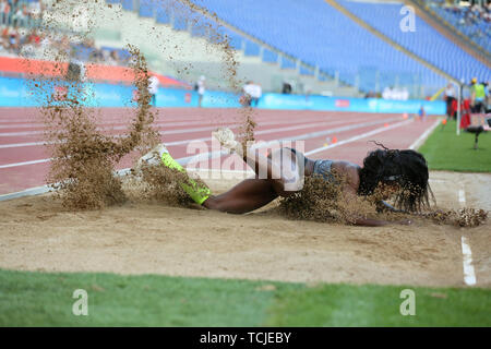 Rom, Italien, Juni 06: caterine Ibarguen von Kolumbien konkurriert in der Frauen Weitsprung Ereignis während der iaaf Diamond League 2019 Golden Gala Pietro Menne Stockfoto