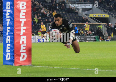 7. Juni 2019, kcom Stadion, Hull, England; Betfred Super League, Runde 17, Hull FC vs Salford Roten Teufel; Ratu Naulago (33) von Hull FC Tauchgänge in seinen Versuchen zu zählen Credit: David Grieben/News Bilder Stockfoto