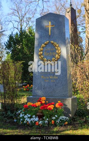 Grab von Johann Nestroy, Schauspieler und Dramatiker, Wiener Zentralfriedhof, Wien, Österreich Stockfoto