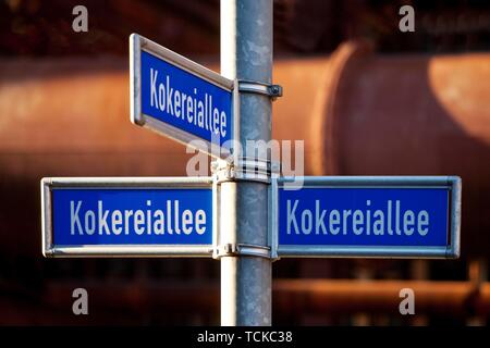 Straßenschilder Kokereiallee, Kokerei Zollverein, Weltkulturerbe, Essen, Ruhrgebiet, Nordrhein-Westfalen, Deutschland Stockfoto