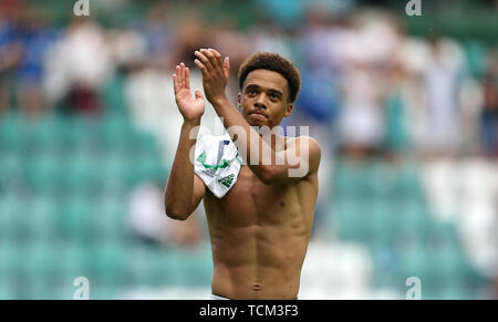 Nordirlands Jamal Lewis reagiert, nachdem der letzte während der UEFA EURO 2020 Qualifikation, Gruppe C Spiel im A Le Coq Arena, Tallinn Pfeifen. Stockfoto