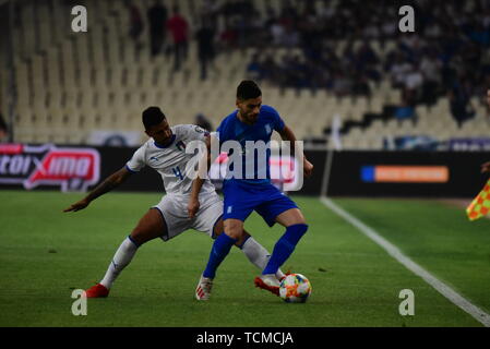 Athen, Griechenland. 08 Juni, 2019. Giorgos Masouras (Nr. 16) von Griechenland versucht, Emerson Palmieri (Nr. 4) von Italien Credit: Dimitrios Karvountzis/Pacific Press/Alamy Leben Nachrichten vermeiden Stockfoto