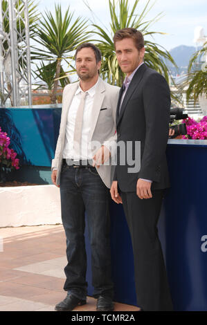 CANNES, Frankreich. Mai 17, 2007: Mark Ruffalo (links) und Jake Gyllenhaal am Fotoshooting für "Sternzeichen" auf der 60. jährlichen Internationalen Film Festival de Cannes. © 2007 Paul Smith/Featureflash Stockfoto