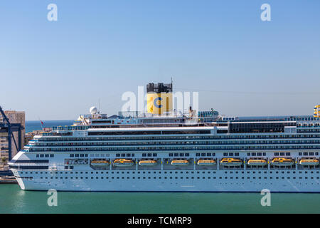 Schornstein auf Costa Kreuzfahrten Stockfoto