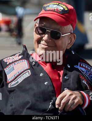 Reno, NV, USA. 16 Sep, 2018. Am National Championship Air Races 2018 Reno. Tuskegee Flieger Oberstleutnant Robert Freund gerade die roten Rücklichter P-51 Mustang 'Bunny''. Credit: Ian L. Sitren/ZUMA Draht/Alamy leben Nachrichten Stockfoto