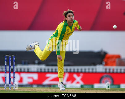 Der Kia Oval, London, UK. 9. Juni, 2019. ICC Cricket World Cup, Indien und Australien; Adam Zampa von Australien bowling Credit: Aktion plus Sport/Alamy leben Nachrichten Stockfoto