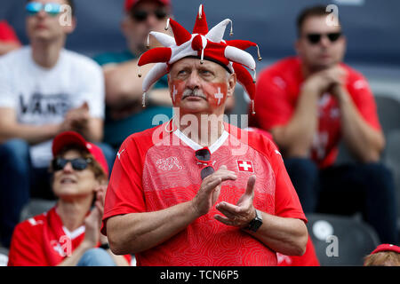 Guimaraes, Portugal. 09 Juni, 2019. Schweiz Fans vor dem UEFA Nationen Liga den dritten Platz Play-Off Spiel zwischen der Schweiz und England im Estadio D. Afonso Henriques am 09. Juni 2019 in Guimaraes, Portugal. (Foto von Daniel Chesterton/phcimages.com) Credit: PHC Images/Alamy leben Nachrichten Stockfoto