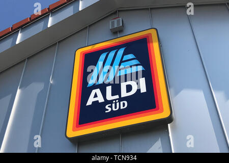 ALDI Süd, Lebenswithtel Discounter, Zeichen, Logos, Firmenzeichen, | Verwendung weltweit Stockfoto