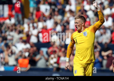 Guimaraes, Portugal. 9. Juni, 2019. Jordan Pickford von England feiert den Sieg nach der UEFA Nationen Liga Platz 3 Fußball-Spiel zwischen der Schweiz und England, im Dom Afonso Henriques Stadium in Guimaraes, Portugal, am 9. Juni 2019. Credit: Pedro Fiuza/ZUMA Draht/Alamy leben Nachrichten Stockfoto