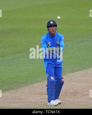 LONDON, ENGLAND. 09. JUNI 2019: MS Dhoni von Indien während der ICC Cricket World Cup Match zwischen Indien und Australien, Am Kia Oval, London. Quelle: European Sports Fotografische Agentur/Alamy leben Nachrichten Stockfoto