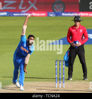 LONDON, ENGLAND. 09. JUNI 2019: Jasprit Bumrah von Indien bowling während der ICC Cricket World Cup Match zwischen Indien und Australien, Am Kia Oval, London. Quelle: European Sports Fotografische Agentur/Alamy leben Nachrichten Stockfoto