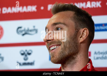 Kopenhagen, Dänemark. 09 Juni, 2019. Dänemark, Kopenhagen - 9. Juni 2019. Christian Eriksen der dänischen Fußball-Nationalmannschaft während einer Pressekonferenz vor der EURO 2020 Qualifikation Match gegen Georgien von Telia Parken gesehen. (Foto: Gonzales Foto/Alamy leben Nachrichten Stockfoto