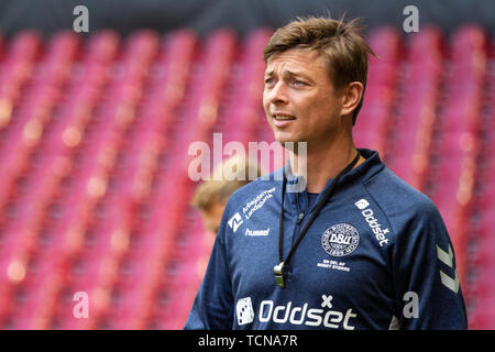 Kopenhagen, Dänemark. 09 Juni, 2019. Dänemark, Kopenhagen - 9. Juni 2019. Assistant Coach Jon Dahl Tomasson der dänischen Nationalmannschaft bei der offenen Ausbildung vor der EURO 2020 Qualifikation Match gegen Georgien von Telia Parken gesehen. (Foto: Gonzales Foto/Alamy leben Nachrichten Stockfoto