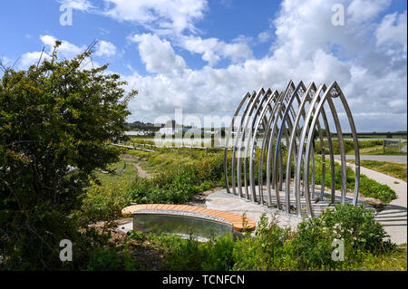 Memorial Artwork von den elf Opfern des Shoreham Airshow disaster von Sussex Künstler Jane Fordham und David Parfitt UK gewidmet Stockfoto