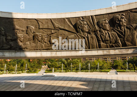 Pyongyang, Nordkorea - Juli 27, 2014: Denkmal für die Gründung der Koreanischen Arbeiterpartei. Stockfoto