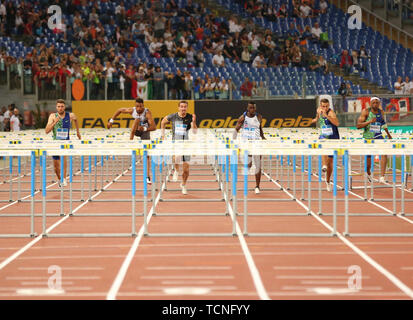 Rom, Italien, Juni 06: Sergey Shubenkov, Andrew Pozzi und Gabriel Constantino in die Männer 110m Hürden Wettbewerb während der iaaf Diamond League 2019 Stockfoto