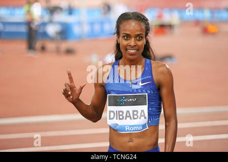 Rom, Italien, Juni 06: Genzebe Dibaba Äthiopien gewinnt den Frauen 1500 m Fall während der iaaf Diamond League 2019 Golden Gala Pietro Mennea in Rom Stockfoto