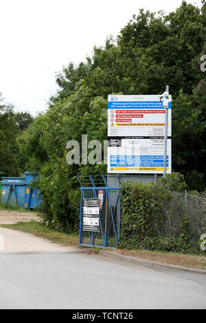 Allgemeine Ansichten des Westhampnet Tipp und weigern sich, Center, Chichester, West Sussex, UK. Stockfoto