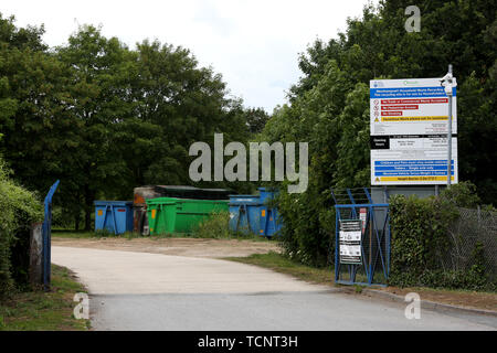 Allgemeine Ansichten des Westhampnet Tipp und weigern sich, Center, Chichester, West Sussex, UK. Stockfoto