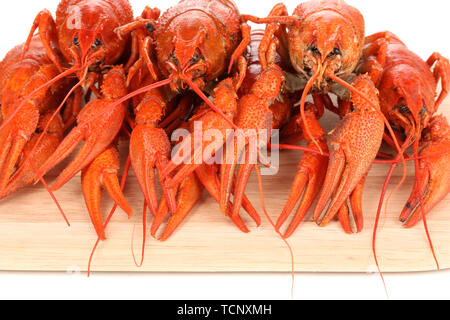 Lecker gekocht crayfishes auf Schneidebrett close-up Stockfoto