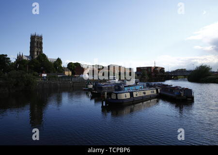 St George's Münster Doncaster im späten Abendlicht. Stockfoto