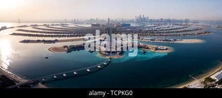 Das Palm Island Panorama mit Dubai Marina steigende im Hintergrund Luftaufnahme Stockfoto
