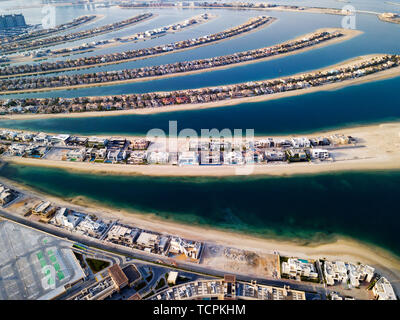 Das Palm Island mit luxuriösen Villen und Hotels in Dubai, Luftaufnahme Stockfoto