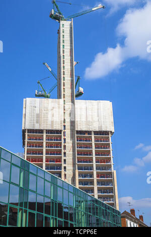 Kerne der neuen Hochhaus gemischte Verwendung Victoria Square retail Commercial Real Estate Development im Bau in Woking, Surrey, Großbritannien Stockfoto