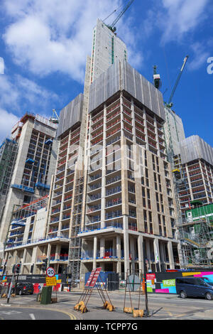 Kerne der neuen Hochhaus gemischte Verwendung Victoria Square retail Commercial Real Estate Development im Bau in Woking, Surrey, Großbritannien Stockfoto