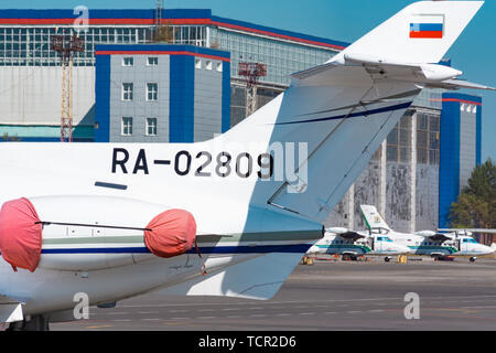 Das Flugzeug ist im Flughafen von Chabarowsk.. Flughafen Khabarovsk-Novy UHHH, Russland. Hawker Siddeley HS -125-700 A. Stockfoto