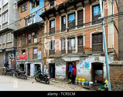 Wohn- und Geschäftsgebäude in der Innenstadt von Kathmandu, Nepal Stockfoto