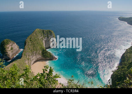 Schöne Sicht auf die erstaunliche Kelingking Beach auf Nusa Penida Insel in der Nähe von Bali, Indonesien Stockfoto