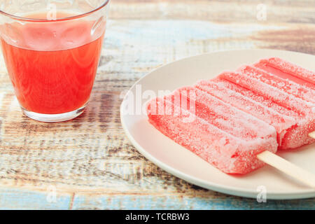Weißdorn - aromatisiert Eis und kalte Getränke. Stockfoto