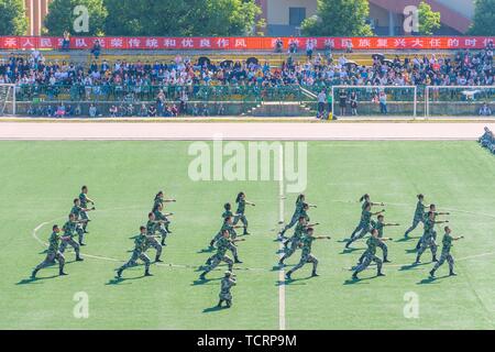 Die militärische Ausbildung von Hunan Universität für Wissenschaft und Technologie Stockfoto