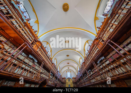 Die Biblioteca Palafoxiana ist eine Bibliothek in Puebla, Mexiko. Stockfoto