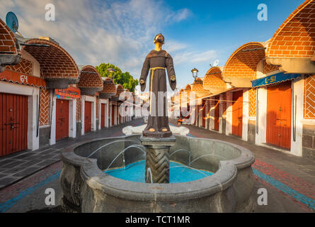 El Parián ist Puebla größte und einzige traditionelle Handwerk Markt. Es ist eines der am meisten besuchten touristischen Attraktionen der Stadt. Auf der Sou entfernt Stockfoto