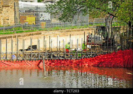 Leeds Liverpool canal geschlossen in Burnley für Reparatur- und Wartungsarbeiten Stockfoto