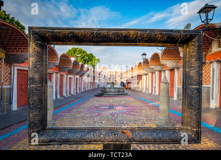 El Parián ist Puebla größte und einzige traditionelle Handwerk Markt. Es ist eines der am meisten besuchten touristischen Attraktionen der Stadt. Auf der Sou entfernt Stockfoto