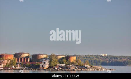 Alte Tanklager bei Stora Höggarn, Schweden Stockfoto