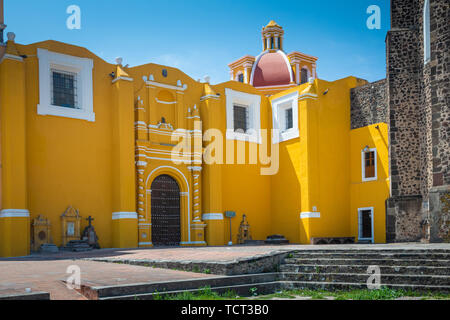 Convento de San Gabriel Arcángel Franciscano (San Gabriel Friary) ist eine Kirche und Kloster in Cholula, Puebla, Mexiko. Stockfoto