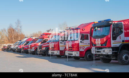 Feuerwehrfahrzeuge in einer Zeile Stockfoto