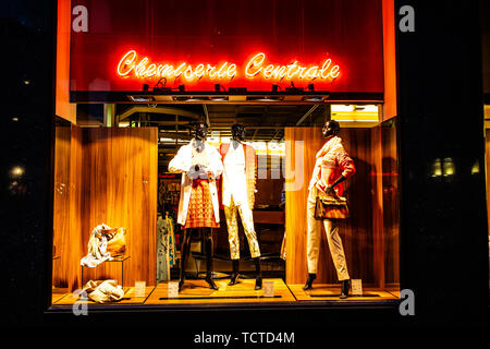 Genf, Schweiz, März 05, 2019, Boutique Chemiserie Centrale store mit modischen und luxuriöse Produkte, Logos, Zeichen. Neue Feder 2019 Sammlung Stockfoto