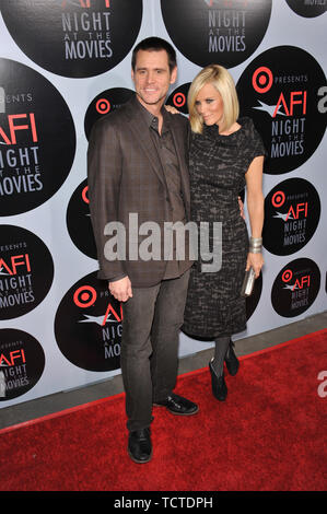 LOS ANGELES, Ca. Oktober 01, 2008: Jim Carrey & Freundin Jenny McCarthy auf der AFI-Abend im Kino Event am Arclight Theater, Hollywood. Er präsentiert seinen Film "ewigen Sonnenschein der Makellos Mind' © 2008 Paul Smith/Featureflash Stockfoto