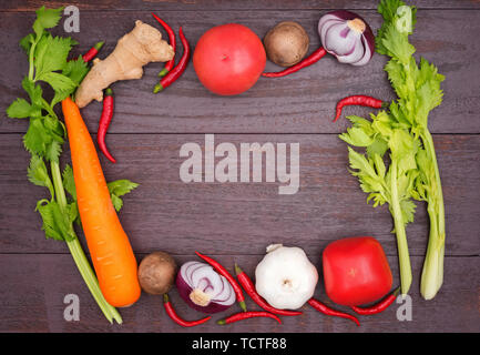 Alle Arten von Gewürzen und Gemüse zum Kochen und Würzen. Stockfoto