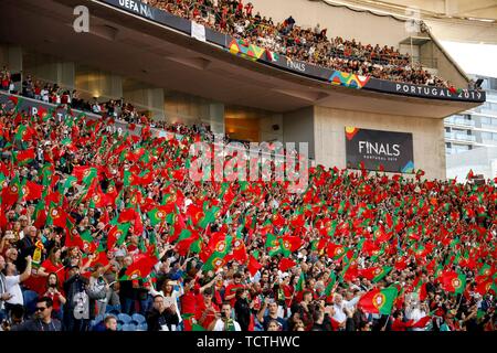 Porto, Portugal. 09 Juni, 2019. Portugal Fans vor dem UEFA Nationen Liga Finale zwischen Portugal und den Niederlanden im Estadio do Dragao am 09. Juni 2019 in Porto, Portugal. (Foto von Daniel Chesterton/phcimages.com) Credit: PHC Images/Alamy leben Nachrichten Stockfoto