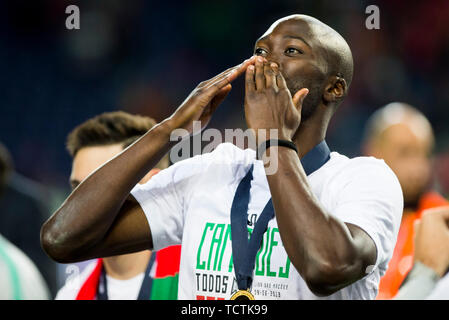 Porto, Portugal. 09 Juni, 2019. 9. Juni 2019, das Estadio do Dragao, Porto, Portugal; UEFA Nationen League Finale Portugal gegen Niederlande; Danilo von POR den Sieg Credit feiert: Aktion Plus Sport Bilder/Alamy leben Nachrichten Stockfoto