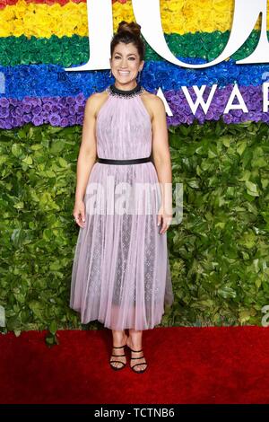 Sarah Stiles bei der Ankunft für 73. jährlichen Tony Awards, Radio City Music Hall, Rockefeller Center, New York, NY, 9. Juni 2019. Foto: Jason Mendez/Everett Collection Stockfoto