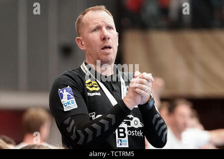 Frank Carstens (Coach, Trainer, GWD), Einzelbild, Aktion, Aktion, enttäuscht suchen, Enttäuschung, frustratedration, enttäuscht, pessimistisch, 09.06.2019, Ludwigshafen am Rhein, Handball, DKB Bundesliga, TSG Ludwigshafen-Friesenheim (Eulen) - TSV GWD Minden | Verwendung weltweit Stockfoto